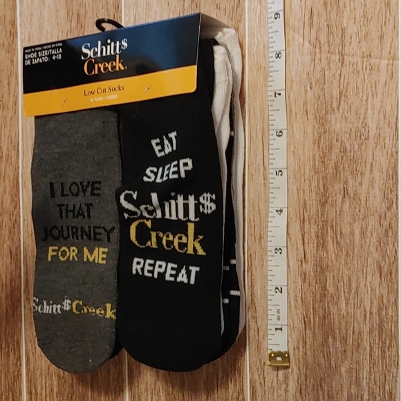 BNIP new Schitt's Creek TV show socks 10 pairs size 4-10 - Picture 8 of 8